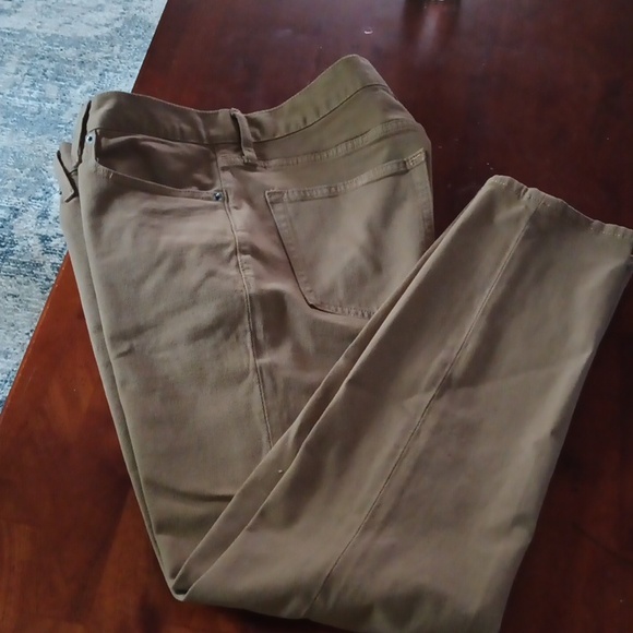 Old Navy Other - Old Navy slim built in flex size 32x30 like new